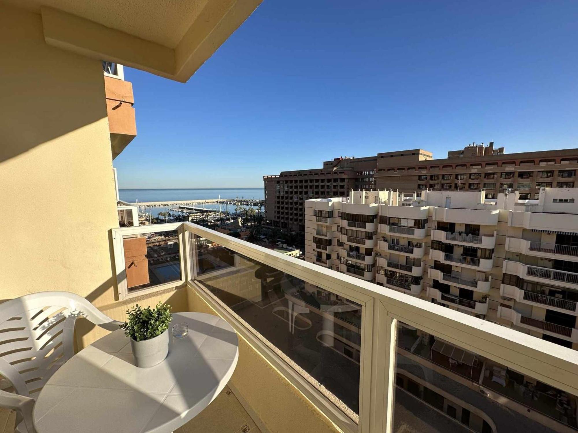 Estudio Pyr Privado Con Vistas Al Mar Фуeнхирола Екстериор снимка